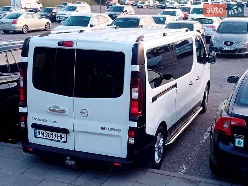 Минивэн Opel Vivaro 2018 в Познани фото 2 Минивэн Opel Vivaro 2018 в Познани