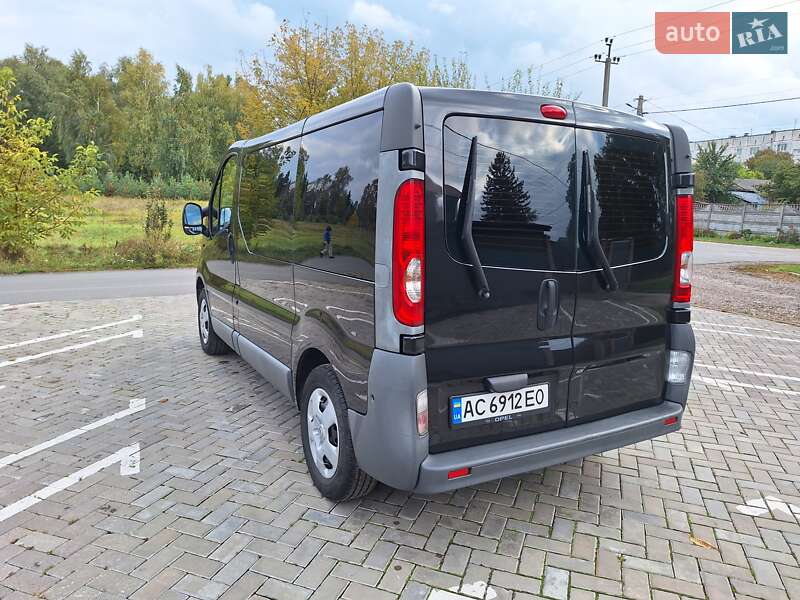 Мінівен Opel Vivaro 2010 в Києві