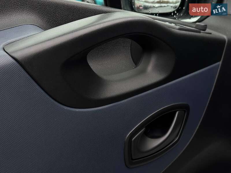 Мінівен Opel Vivaro 2018 в Рівному