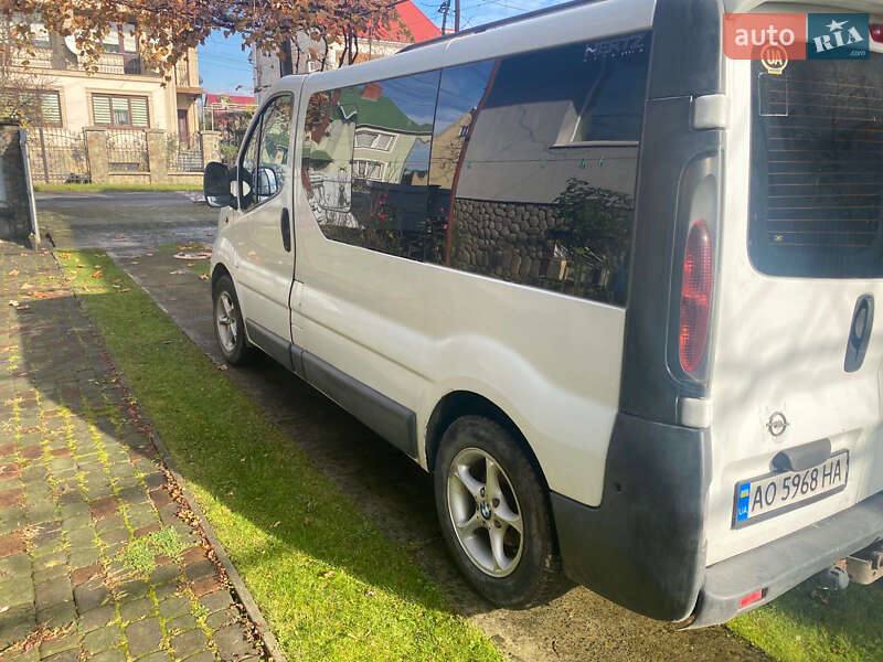 Минивэн Opel Vivaro 2004 в Ужгороде