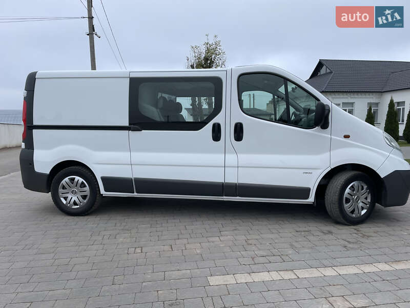 Мінівен Opel Vivaro 2012 в Дубні