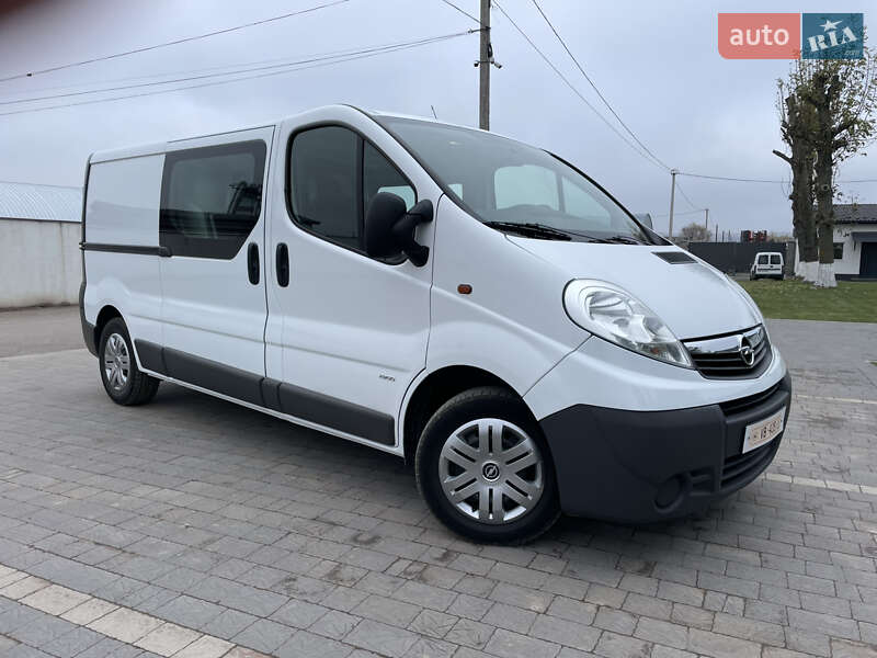 Мінівен Opel Vivaro 2012 в Дубні