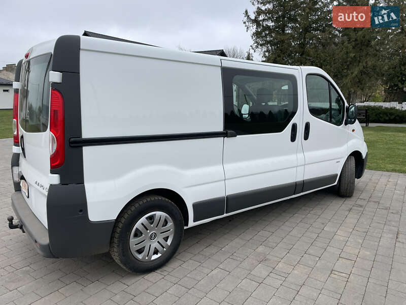 Мінівен Opel Vivaro 2012 в Дубні