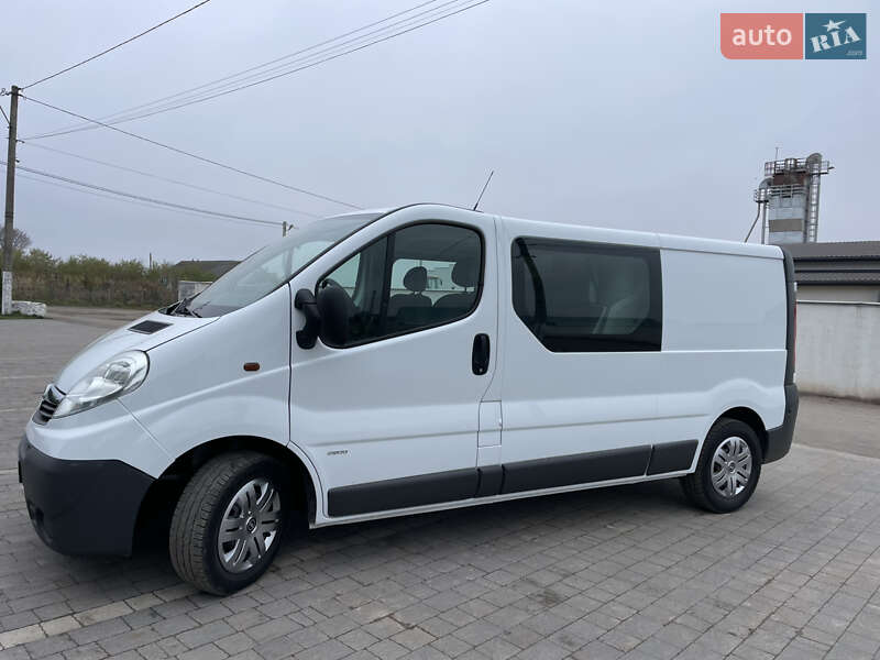 Мінівен Opel Vivaro 2012 в Дубні