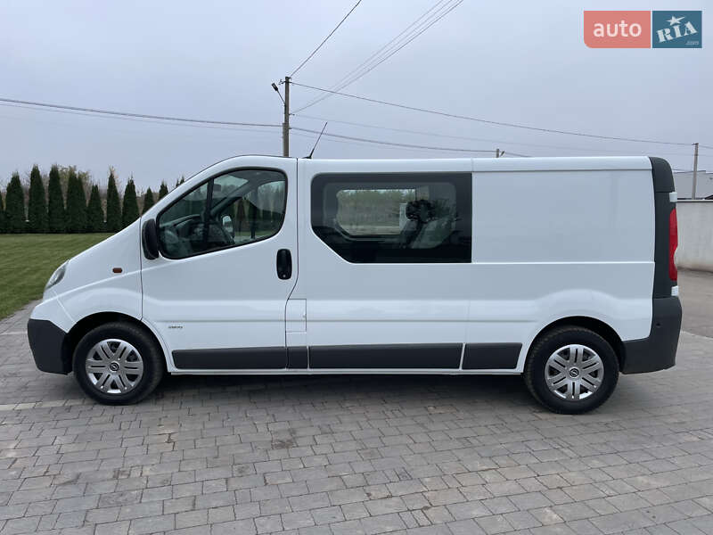 Мінівен Opel Vivaro 2012 в Дубні