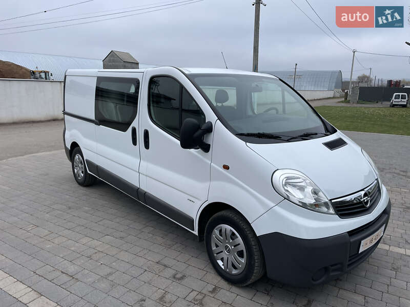 Мінівен Opel Vivaro 2012 в Дубні