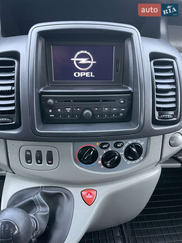 Мінівен Opel Vivaro 2012 в Дубні