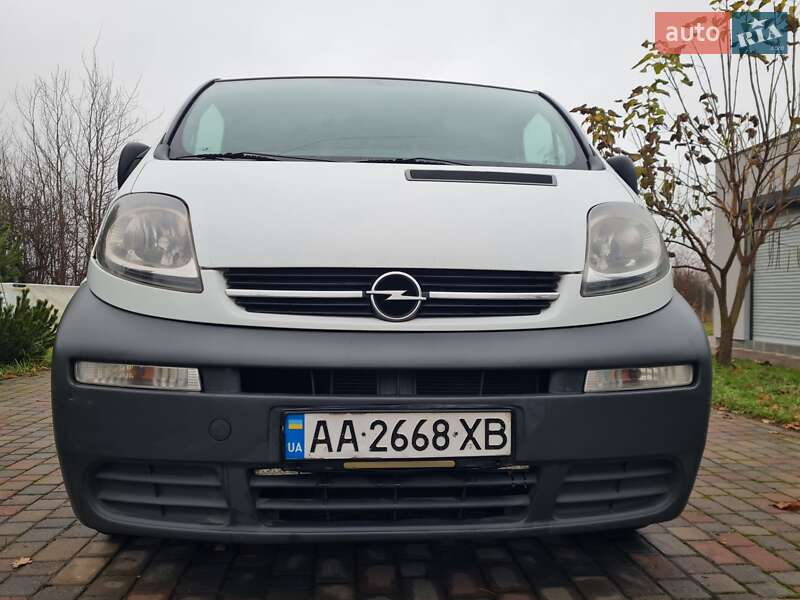 Opel Vivaro 2005