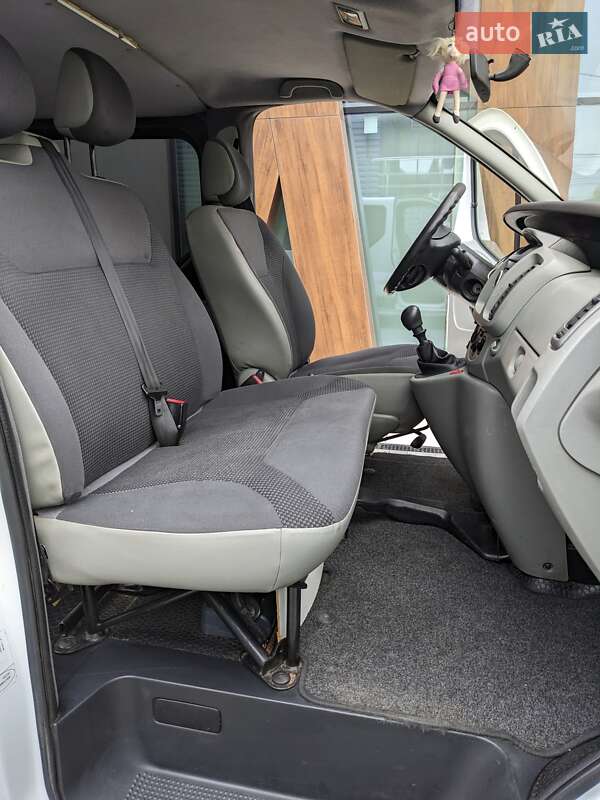 Минивэн Opel Vivaro 2009 в Луцке