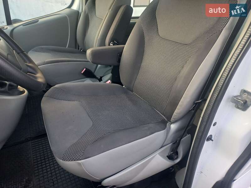 Минивэн Opel Vivaro 2012 в Звягеле фото 6 Минивэн Opel Vivaro 2012 в Звягеле