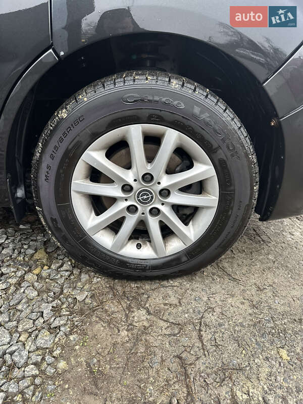 Рефрижератор Opel Vivaro 2012 в Кореці