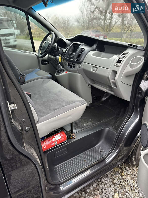 Рефрижератор Opel Vivaro 2012 в Кореці