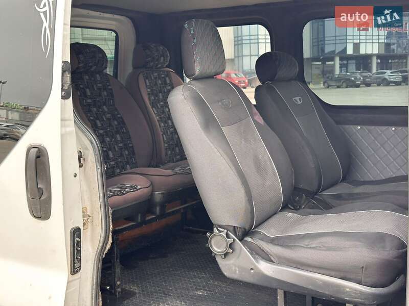 Минивэн Opel Vivaro 2002 в Черновцах