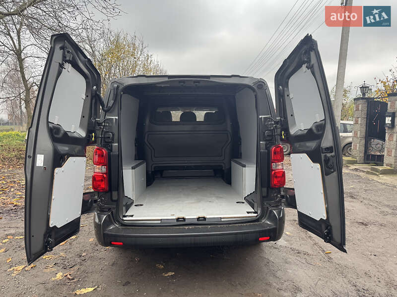 Вантажний фургон Opel Vivaro 2020 в Дубні