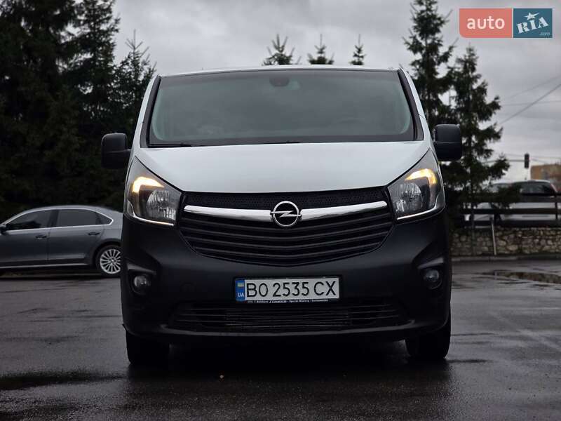 Грузовой фургон Opel Vivaro 2017 в Тернополе