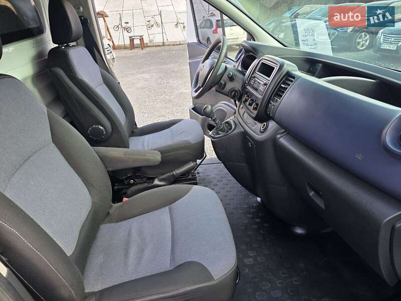 Грузовой фургон Opel Vivaro 2017 в Тернополе