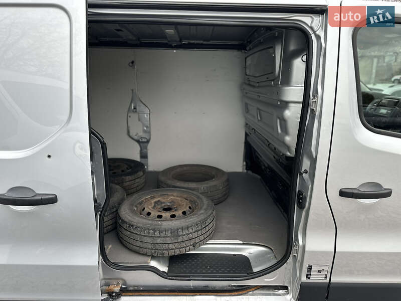 Вантажний фургон Opel Vivaro 2017 в Рівному