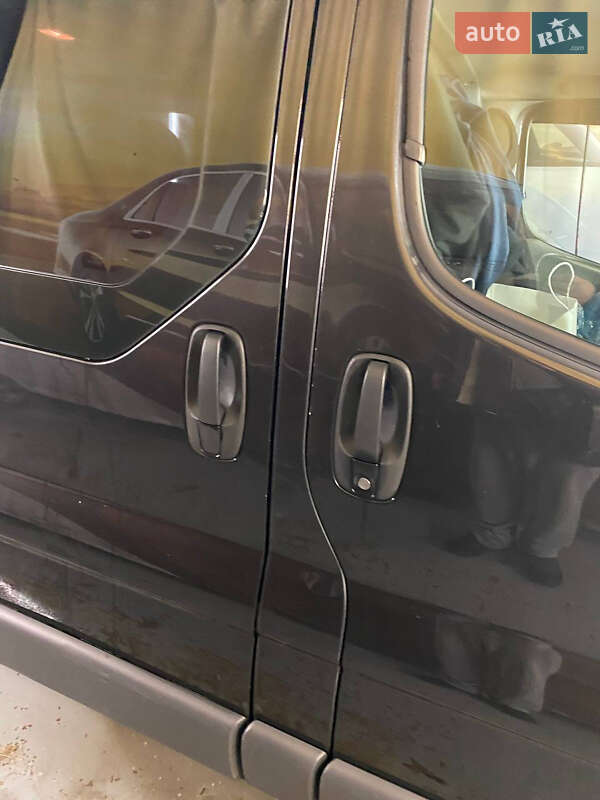 Минивэн Opel Vivaro 2014 в Киеве фото 10 Минивэн Opel Vivaro 2014 в Киеве