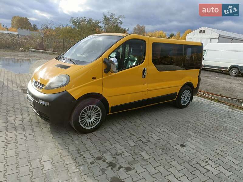 Минивэн Opel Vivaro 2004 в Самборе