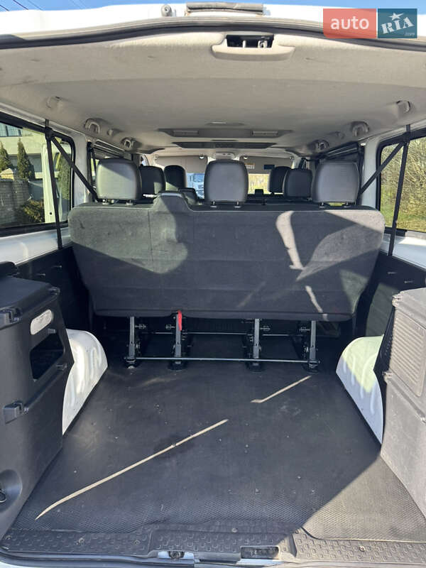 Минивэн Opel Vivaro 2017 в Черновцах