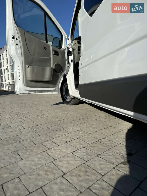 Минивэн Opel Vivaro 2005 в Новояворовске фото 17 Минивэн Opel Vivaro 2005 в Новояворовске