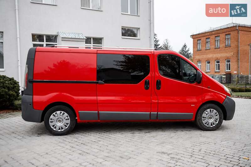 Минивэн Opel Vivaro 2004 в Баре фото 12 Минивэн Opel Vivaro 2004 в Баре