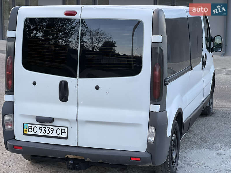 Минивэн Opel Vivaro 2004 в Новояворовске
