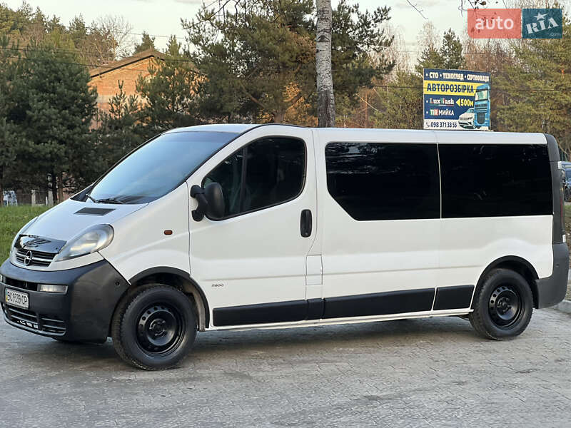 Минивэн Opel Vivaro 2004 в Новояворовске