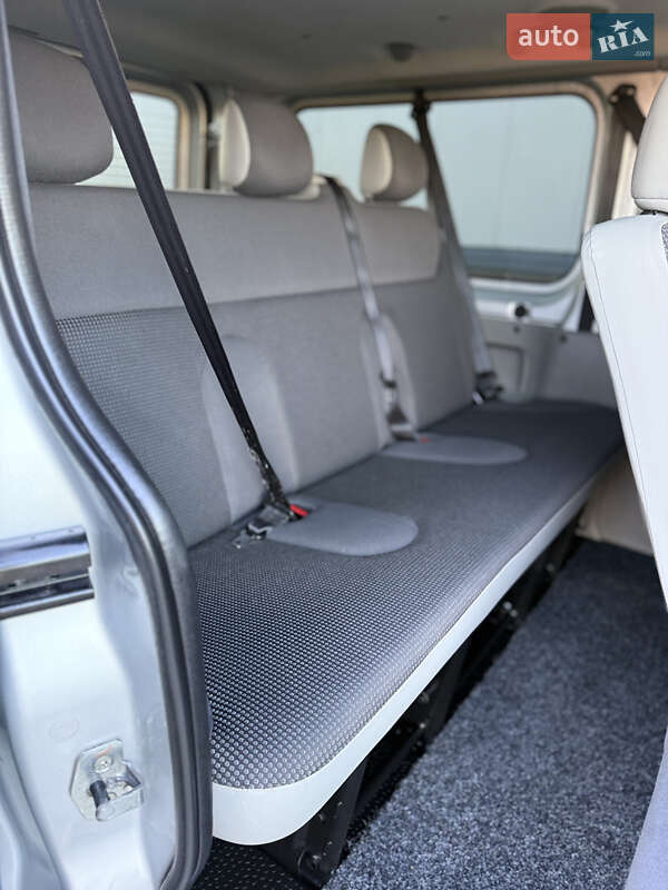 Минивэн Opel Vivaro 2014 в Ровно