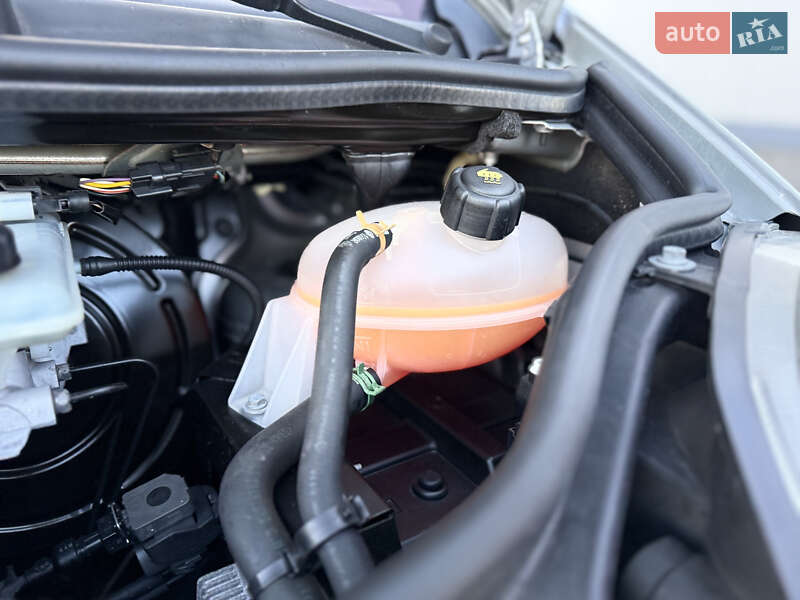 Минивэн Opel Vivaro 2014 в Ровно