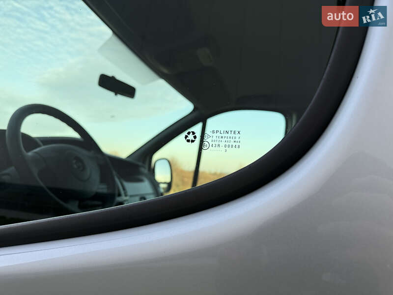 Минивэн Opel Vivaro 2013 в Ровно фото 11 Минивэн Opel Vivaro 2013 в Ровно