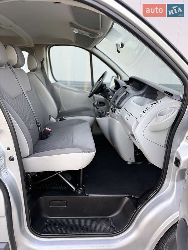 Минивэн Opel Vivaro 2013 в Ровно фото 18 Минивэн Opel Vivaro 2013 в Ровно