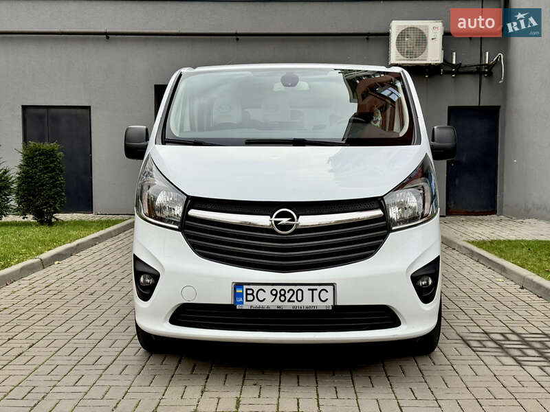 Минивэн Opel Vivaro 2015 в Львове