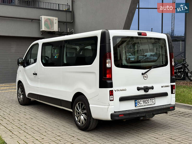 Минивэн Opel Vivaro 2015 в Львове