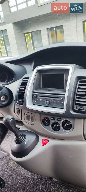 Вантажний фургон Opel Vivaro 2012 в Києві