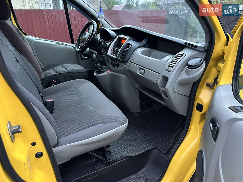 Вантажний фургон Opel Vivaro 2010 в Києві