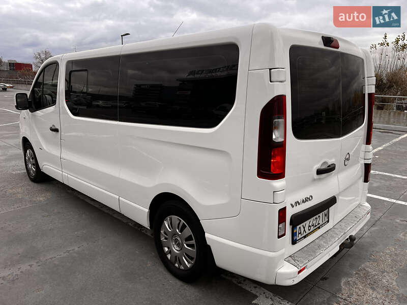 Минивэн Opel Vivaro 2015 в Киеве