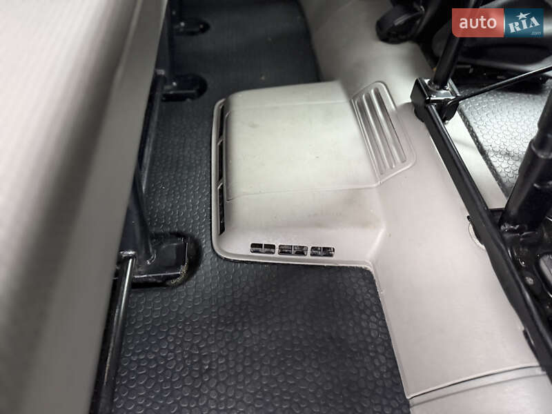 Мінівен Opel Vivaro 2014 в Чернівцях