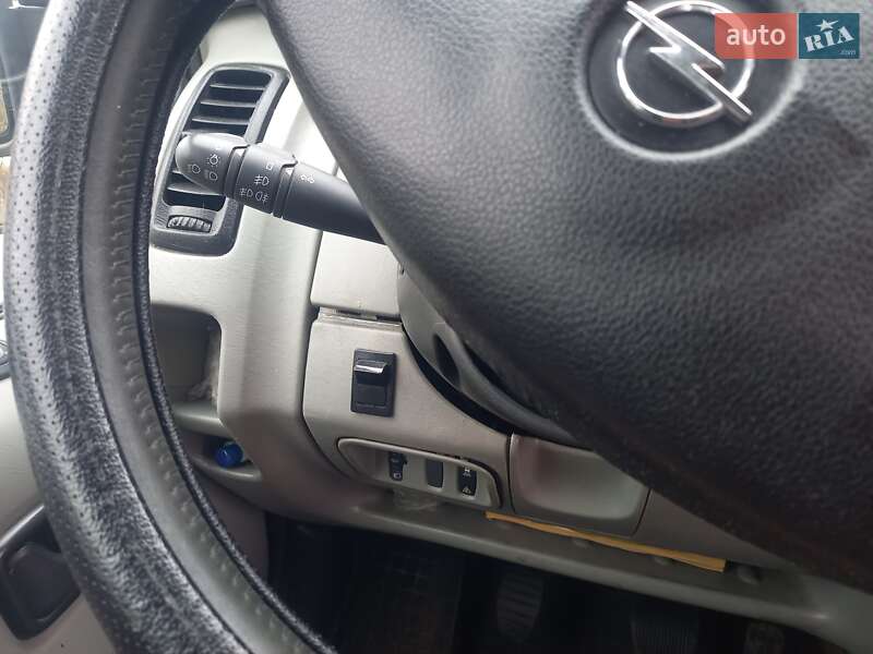 Минивэн Opel Vivaro 2011 в Черкассах