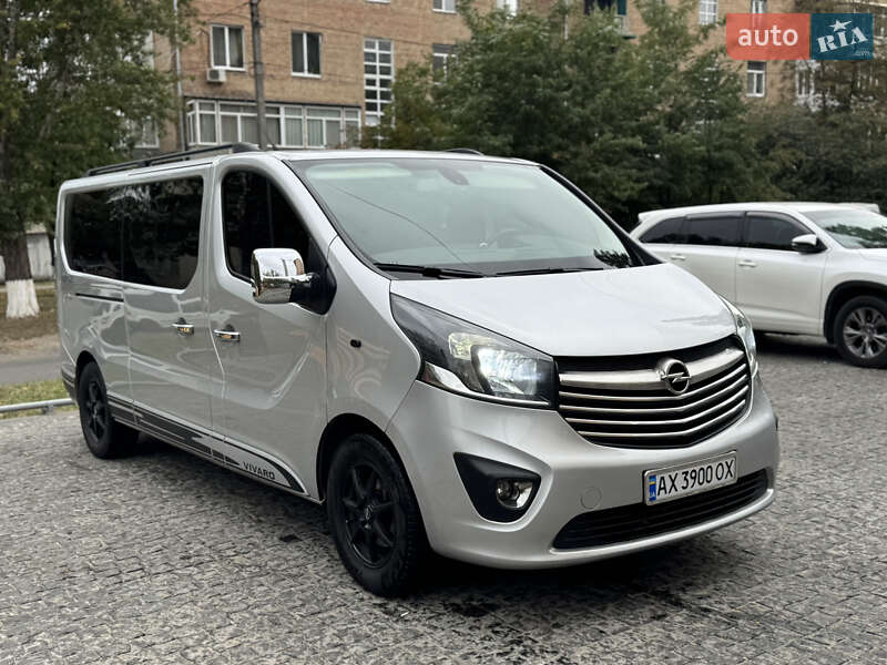 Минивэн Opel Vivaro 2017 в Харькове
