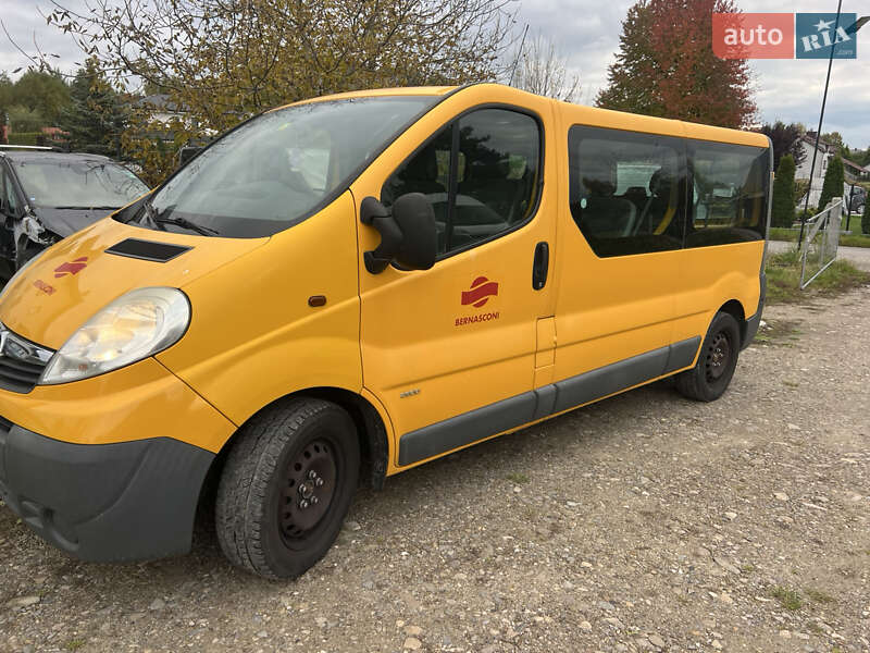 Opel Vivaro 2011