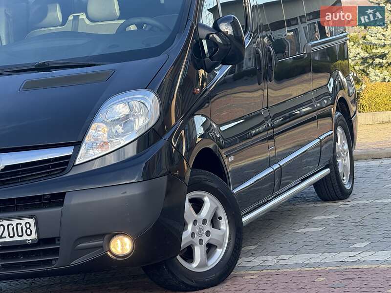 Минивэн Opel Vivaro 2011 в Дрогобыче