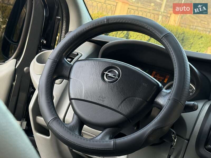 Минивэн Opel Vivaro 2011 в Дрогобыче