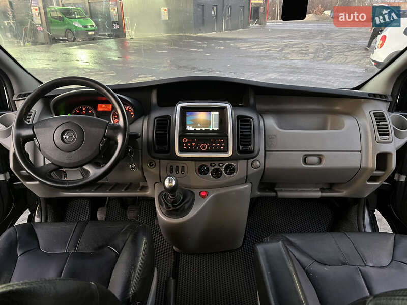 Минивэн Opel Vivaro 2013 в Надворной