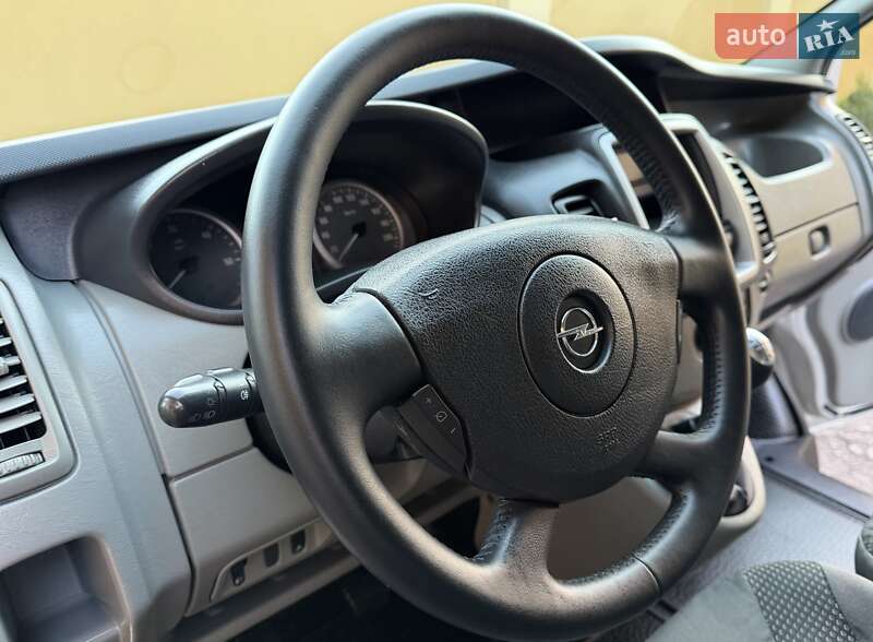 Минивэн Opel Vivaro 2012 в Львове