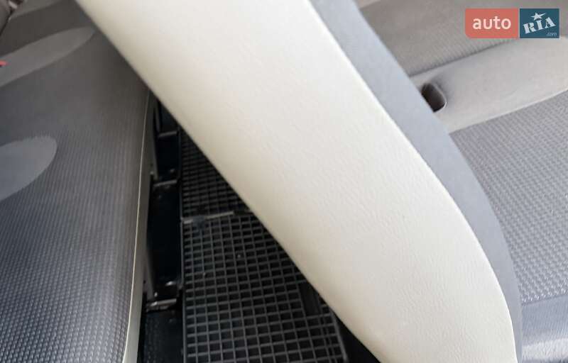 Минивэн Opel Vivaro 2012 в Львове