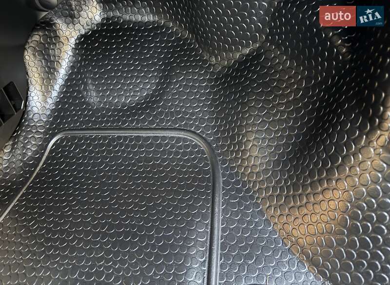 Минивэн Opel Vivaro 2012 в Львове