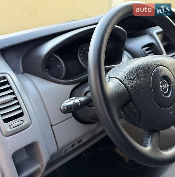 Минивэн Opel Vivaro 2012 в Львове