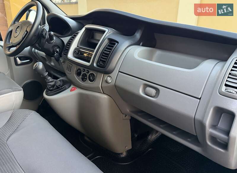 Минивэн Opel Vivaro 2012 в Львове