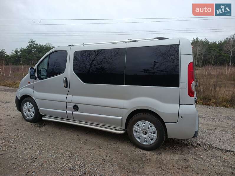 Минивэн Opel Vivaro 2010 в Ахтырке